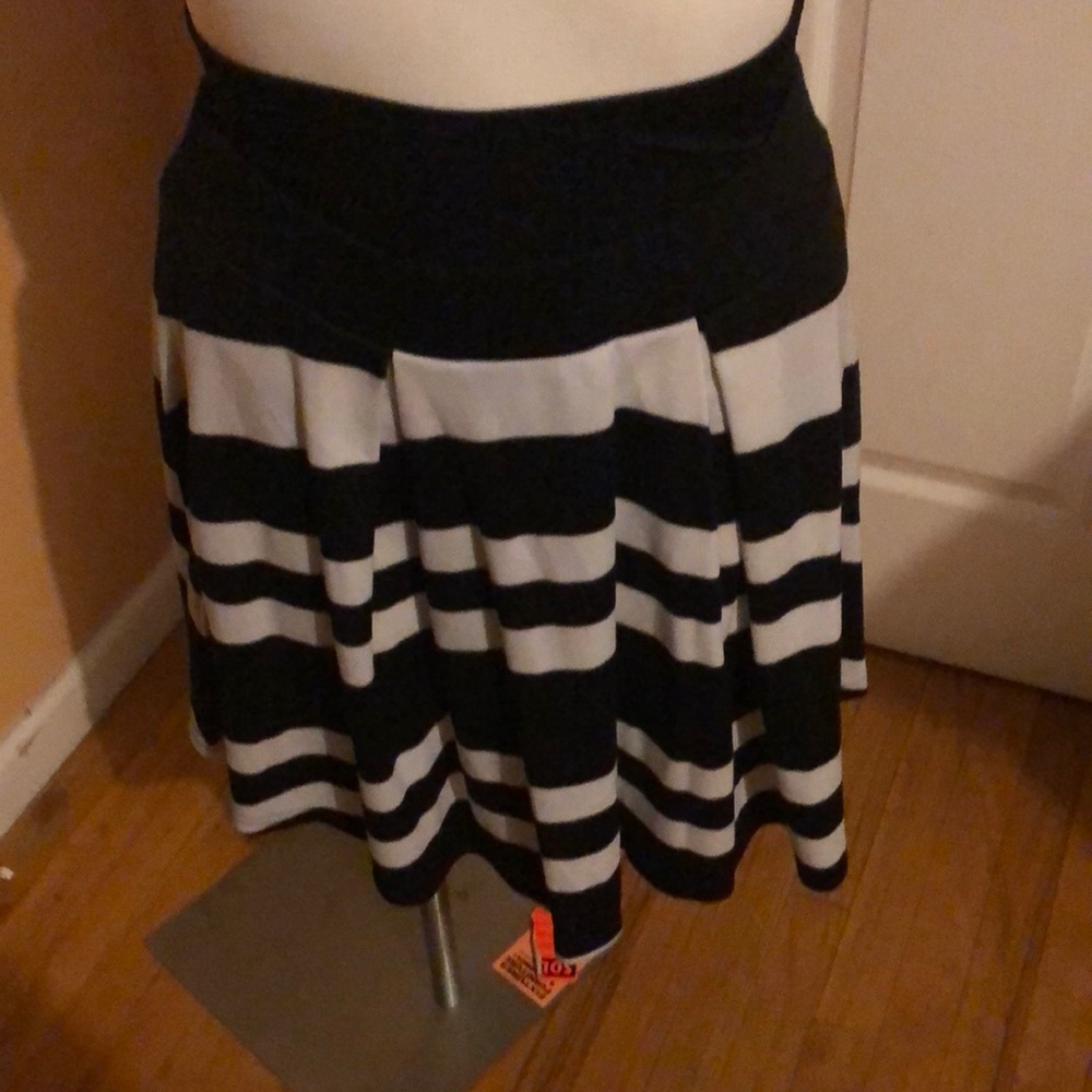 INC international concept black and white midi skirt in size Large